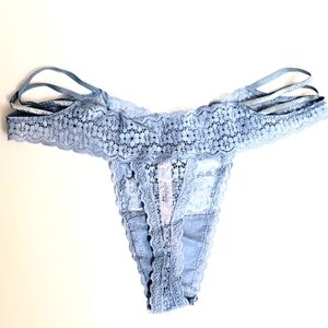 Victoria's Secret strappy thong panty, S